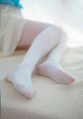 饭桌上故意张开腿让公在线看_手机免费观看